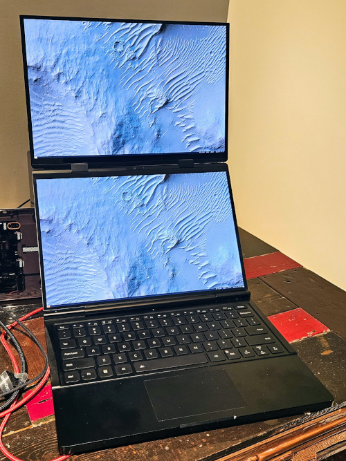 GSD dual display laptop